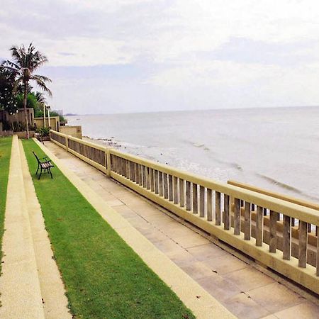 The Trust Pool & Garden Hua Hin Apartment Room photo